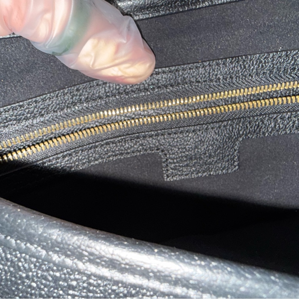Gucci Black Shoulder Bag with Gold Accents - Picture 3 of 8